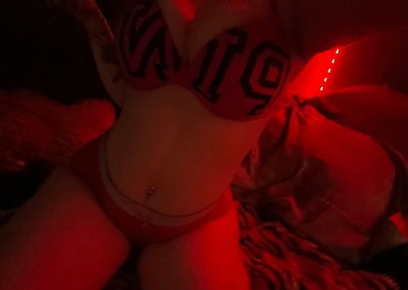 Nacktes geleaktes OnlyFans-Foto von Theyyloveeejadahh
