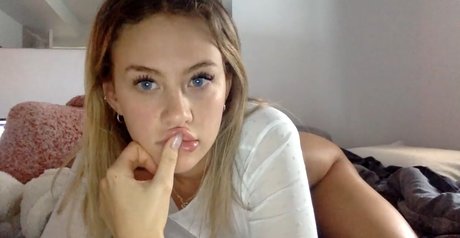 Nacktes geleaktes OnlyFans-Foto von Urluckygirlfriend