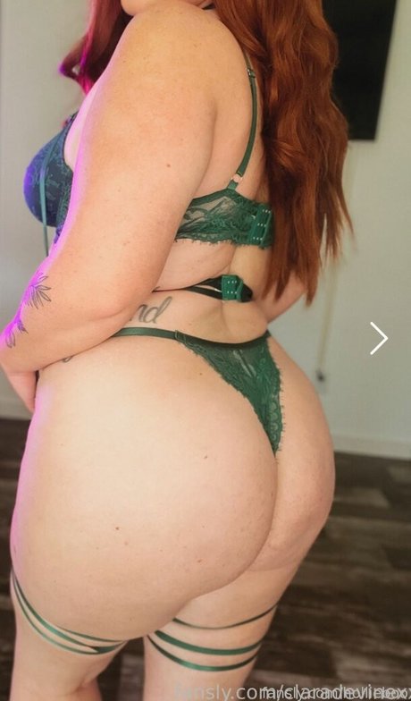 Nacktes geleaktes OnlyFans-Foto von Hollieboo