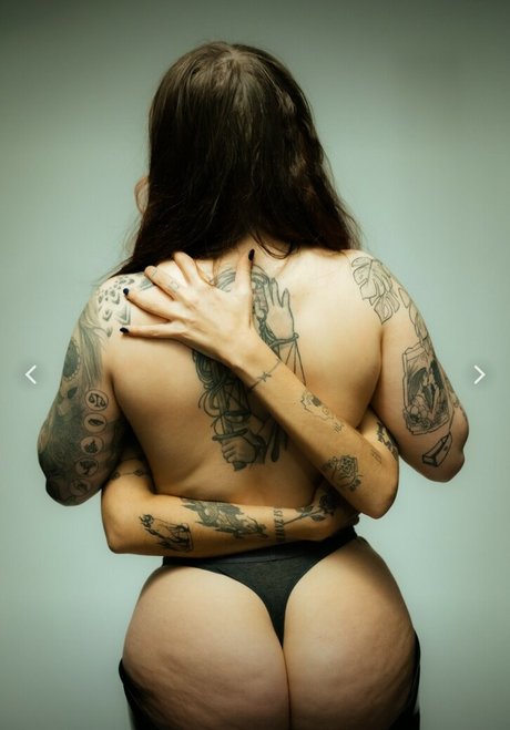 Nacktes geleaktes OnlyFans-Foto von Angie Berbuer