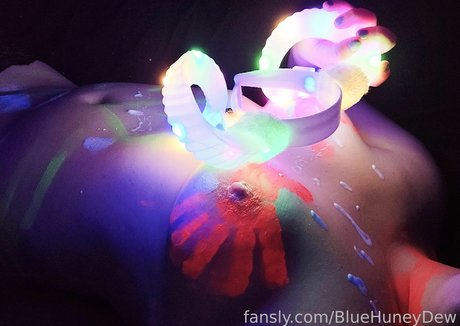 Nacktes geleaktes OnlyFans-Foto von Bluehuneydew