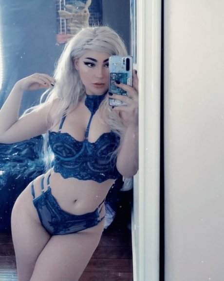 Nacktes geleaktes OnlyFans-Foto von Sofiexxxo
