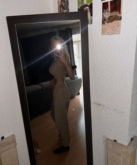 Nacktes geleaktes OnlyFans-Foto von Blondevivi