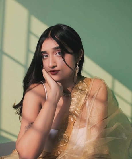 Nacktes geleaktes OnlyFans-Foto von Ruchika Tandon