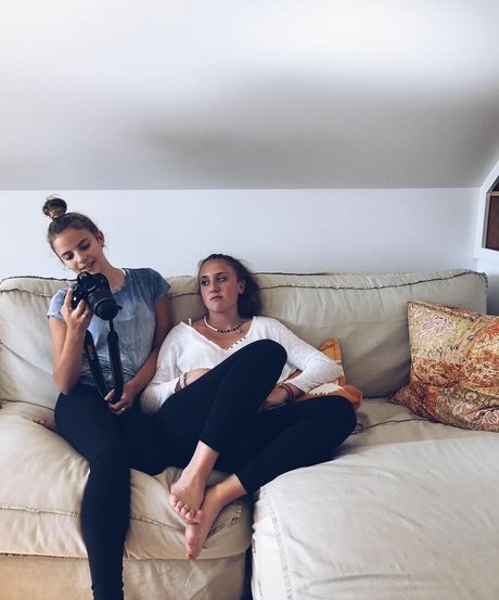 Nacktes geleaktes OnlyFans-Foto von Lola Dubrul