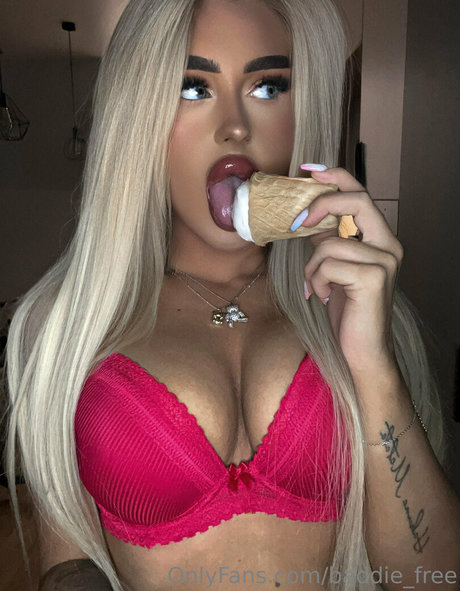 Nacktes geleaktes OnlyFans-Foto von Baddiefree