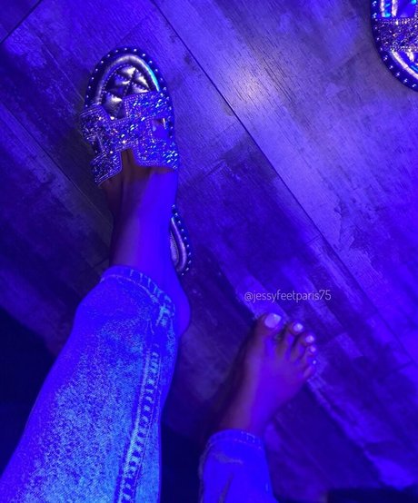 Nacktes geleaktes OnlyFans-Foto von Jessyfeetparis