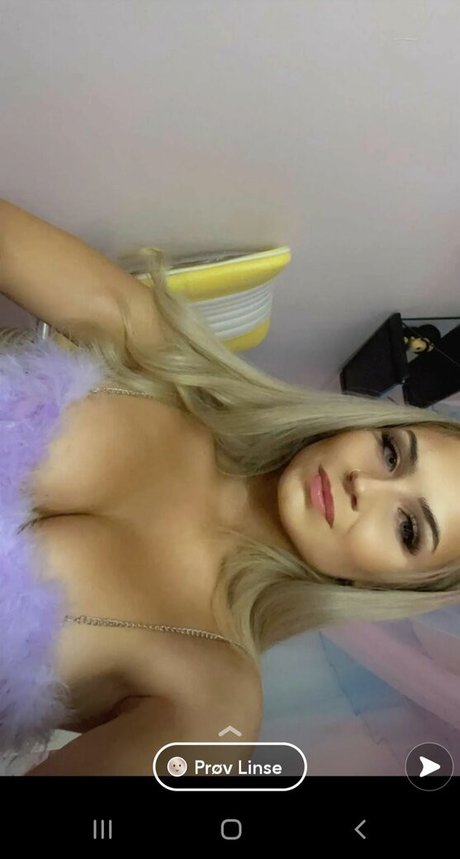 Nacktes geleaktes OnlyFans-Foto von Synnetsol