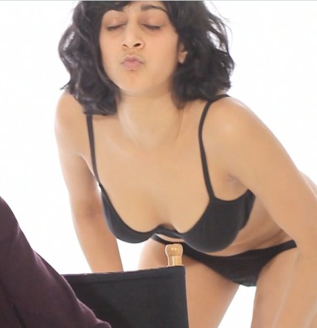 Nacktes geleaktes OnlyFans-Foto von Sunita Mani