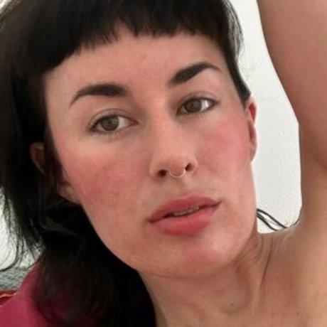 Nacktes geleaktes OnlyFans-Foto von Oliveglass
