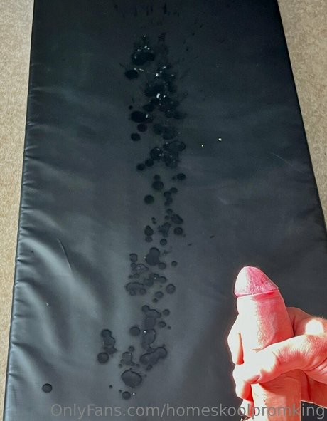 Nacktes geleaktes OnlyFans-Foto von Homeskoolpromking