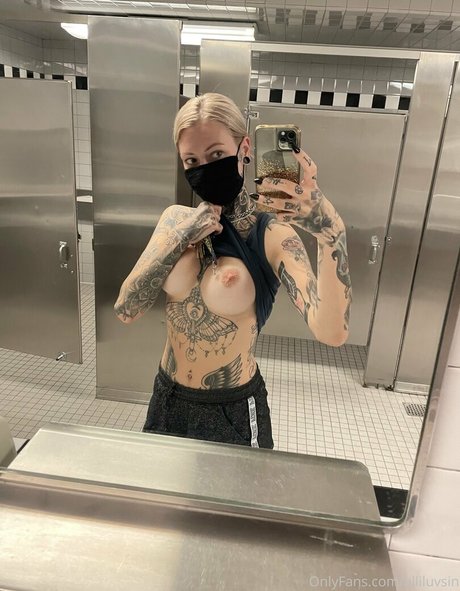 Nacktes geleaktes OnlyFans-Foto von Alliluvsin