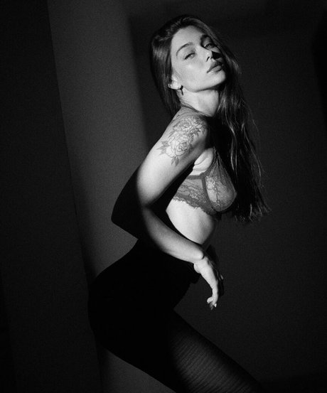 Nacktes geleaktes OnlyFans-Foto von Milana Vino