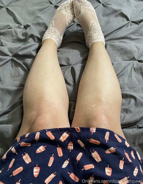 Nacktes geleaktes OnlyFans-Foto von Dizzykittenpaws