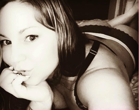 Nacktes geleaktes OnlyFans-Foto von Catfishwifefreepage