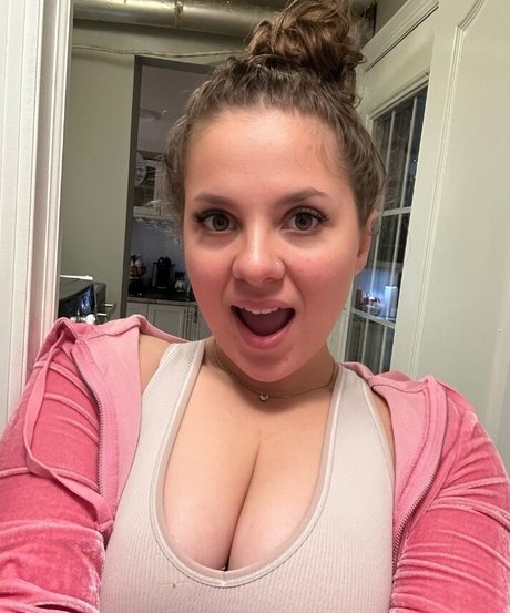 Nacktes geleaktes OnlyFans-Foto von Christinaaxoxo