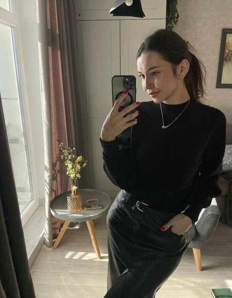 Nacktes geleaktes OnlyFans-Foto von Kirafemmefatal