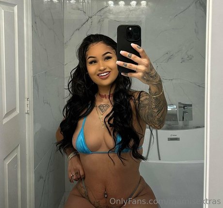 Nacktes geleaktes OnlyFans-Foto von Mamisextras