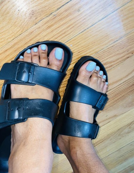 Nacktes geleaktes OnlyFans-Foto von Veefeet