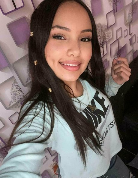 Nacktes geleaktes OnlyFans-Foto von Narifrancisca