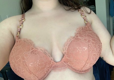 Nacktes geleaktes OnlyFans-Foto von Bbyymads