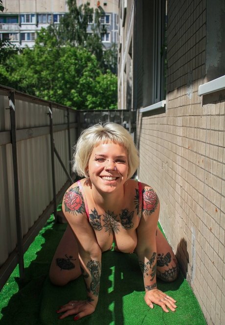 Nacktes geleaktes OnlyFans-Foto von Pollyyvla