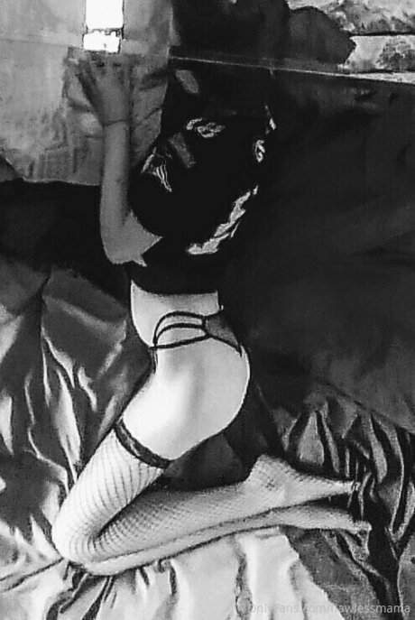 Nacktes geleaktes OnlyFans-Foto von Flawlessmama