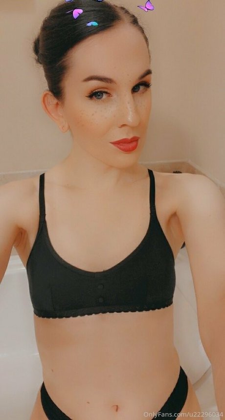 Nacktes geleaktes OnlyFans-Foto von Princesscherryfox
