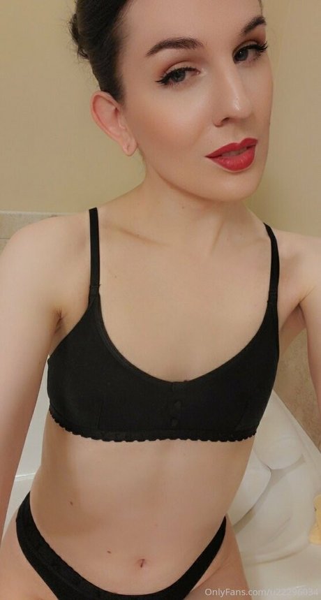 Nacktes geleaktes OnlyFans-Foto von Princesscherryfox