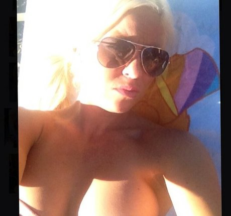 Nacktes geleaktes OnlyFans-Foto von Dana Brooke