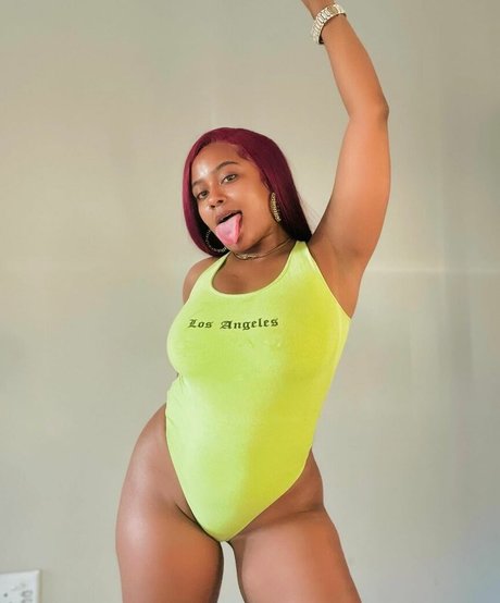 Nacktes geleaktes OnlyFans-Foto von Bella Batista