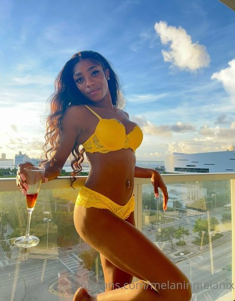 Nacktes geleaktes OnlyFans-Foto von Melaninmelanix