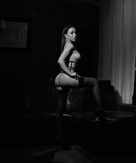 Nacktes geleaktes OnlyFans-Foto von Eleonora Nedova
