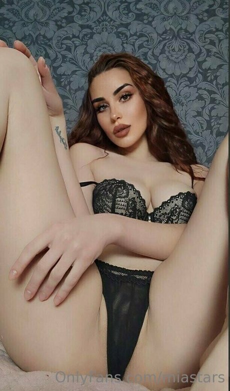 Nacktes geleaktes OnlyFans-Foto von Miastars