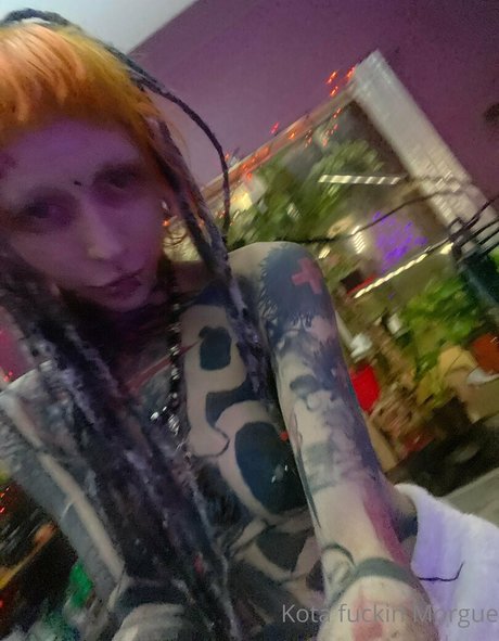Nacktes geleaktes OnlyFans-Foto von Kotamorgue