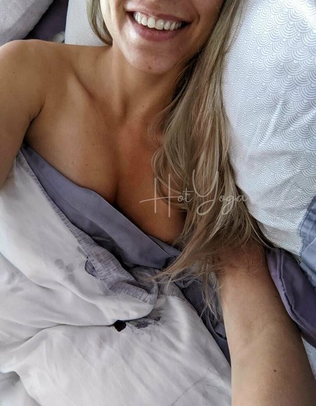 Nacktes geleaktes OnlyFans-Foto von Hotyoga