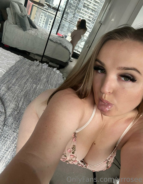 Nacktes geleaktes OnlyFans-Foto von Tayroseex2