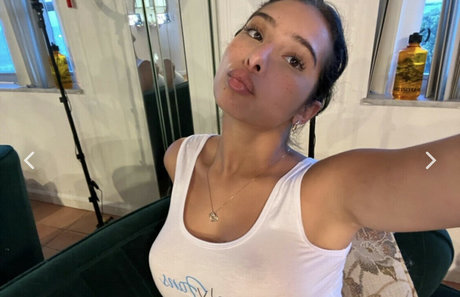 Nacktes geleaktes OnlyFans-Foto von Blushingblooms