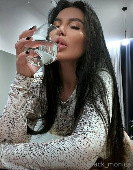 Black_monica