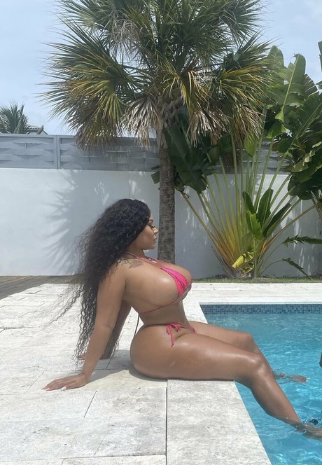 Nacktes geleaktes OnlyFans-Foto von Aundreanarene