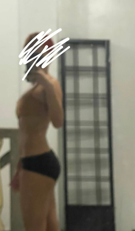 Nacktes geleaktes OnlyFans-Foto von Mika Daime
