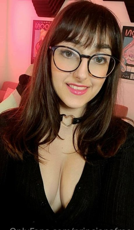Nacktes geleaktes OnlyFans-Foto von Princianafree