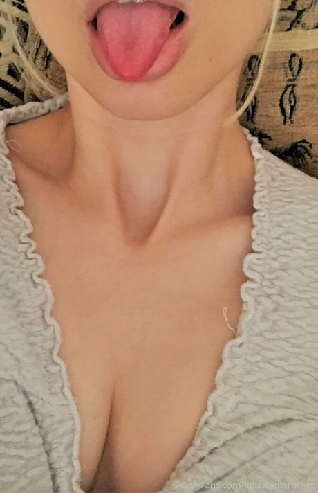 Nacktes geleaktes OnlyFans-Foto von Julianawantsromeo
