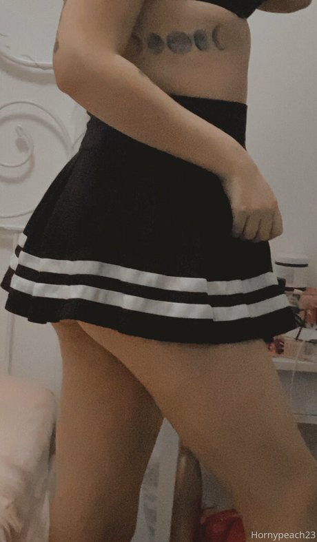 Nacktes geleaktes OnlyFans-Foto von Hornypeach23