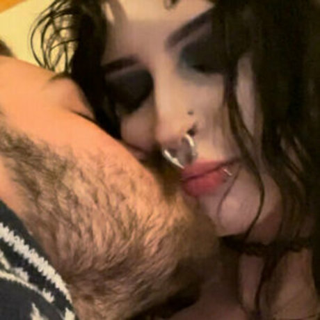 Nacktes geleaktes OnlyFans-Foto von Dollyhorror