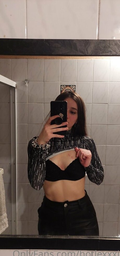 Nacktes geleaktes OnlyFans-Foto von Hotlexxxi