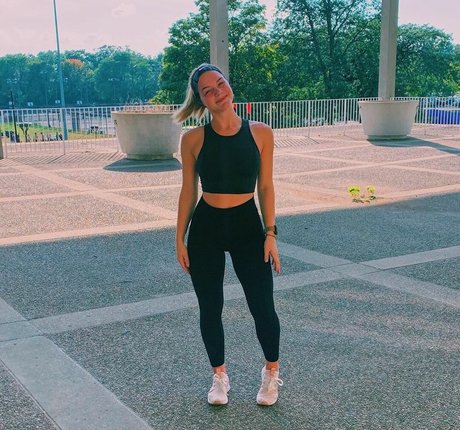 Nacktes geleaktes OnlyFans-Foto von Alysia Kelley