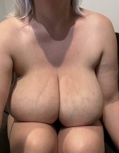 Nacktes geleaktes OnlyFans-Foto von Throwitthefuckaway30