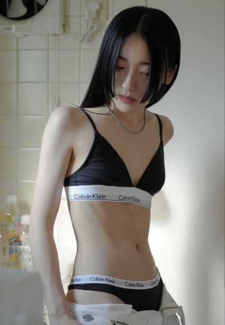 Nacktes geleaktes OnlyFans-Foto von Xxkhyn