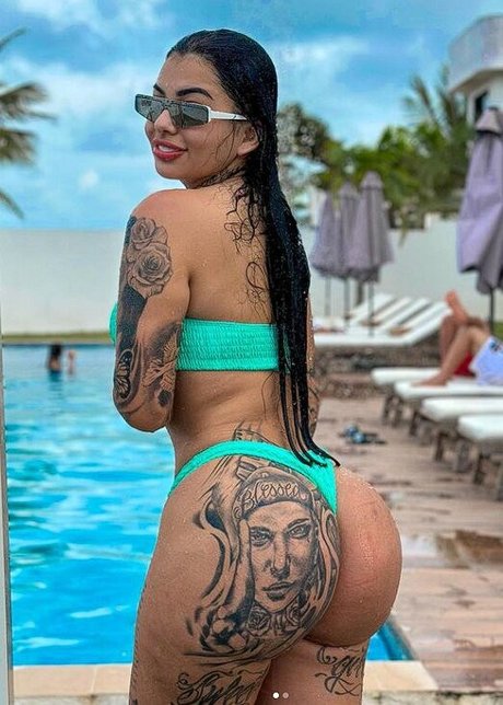 Nacktes geleaktes OnlyFans-Foto von Carol Mourah